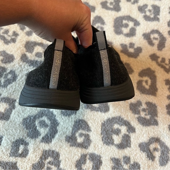 Women’s Easy Spirit gray slip on shoes size 9 - Picture 3 of 5